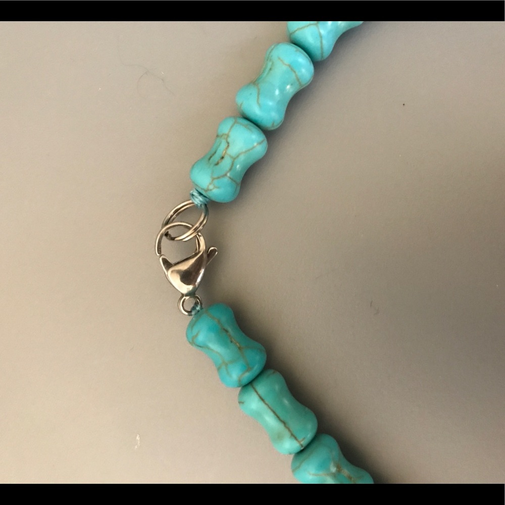 EUC Turquoise Red Necklace - Picture 4 of 4